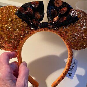 DISNEY PARKS HALLOWEEN MICKEY/MINNIE EARS - NWOT